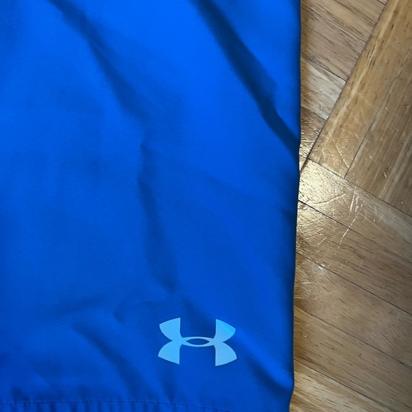 Under Armour Board Shorts. Size 28 - Picture 2 of 4